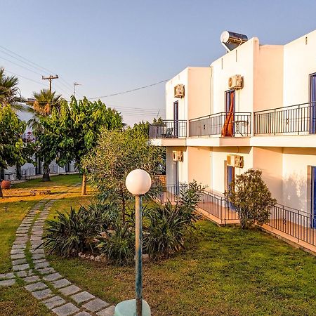 Manolas Royal Club Hotel - Aqua Poolside Bliss מראה חיצוני תמונה